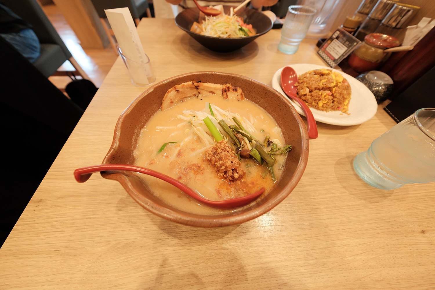 INOLIKES XF8mmF3.5 R WR 作例 ラーメン 寄り 最短撮影距離