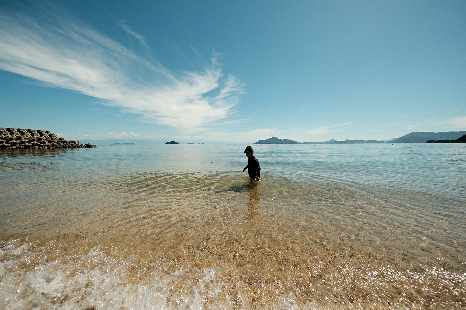 INOLIKES XF8mmF3.5 R WR 作例 海 子ども 超広角