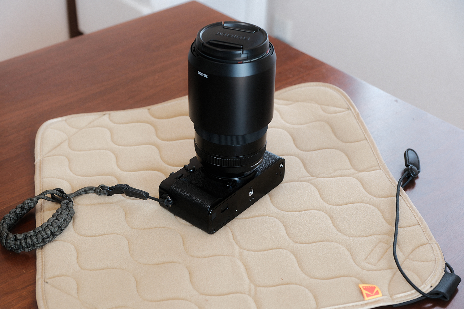 INOLIKES KODAK カメララップ Lサイズ X-E5 XF70-300mm