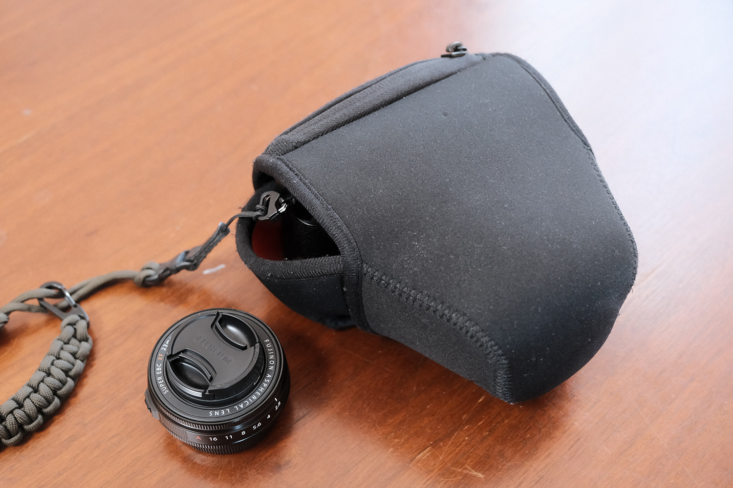 ハクバ カメラケース ネオプレン イメージ